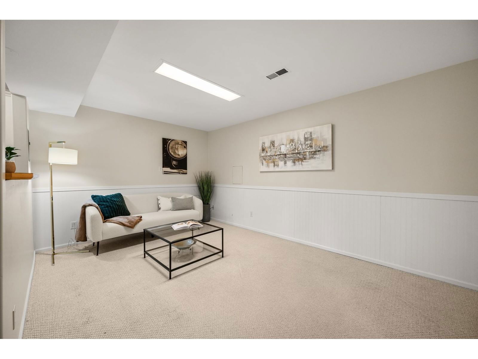 7433 BARRYMORE Image 35