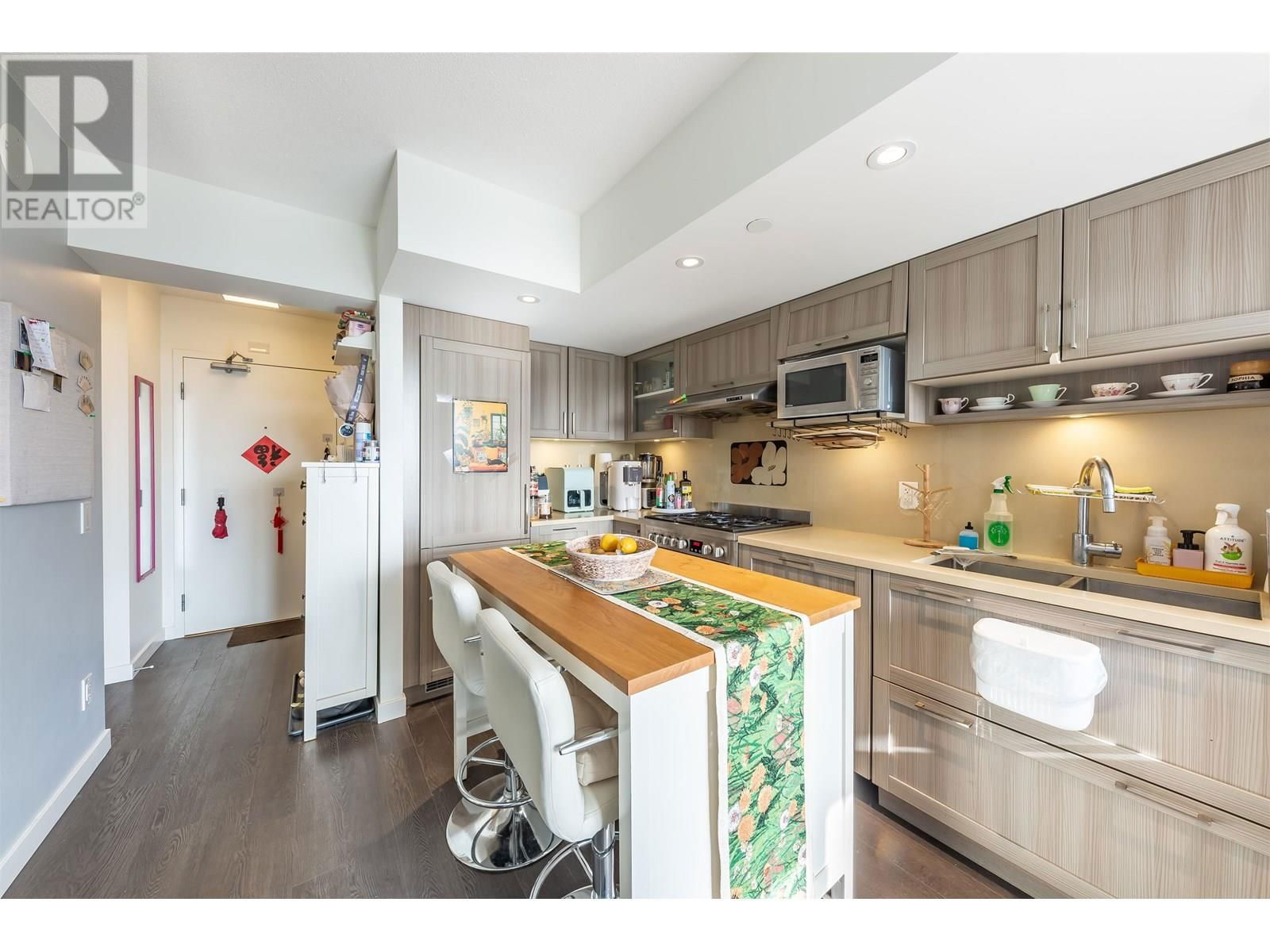 1003 - 5470 ORMIDALE STREET Image 10