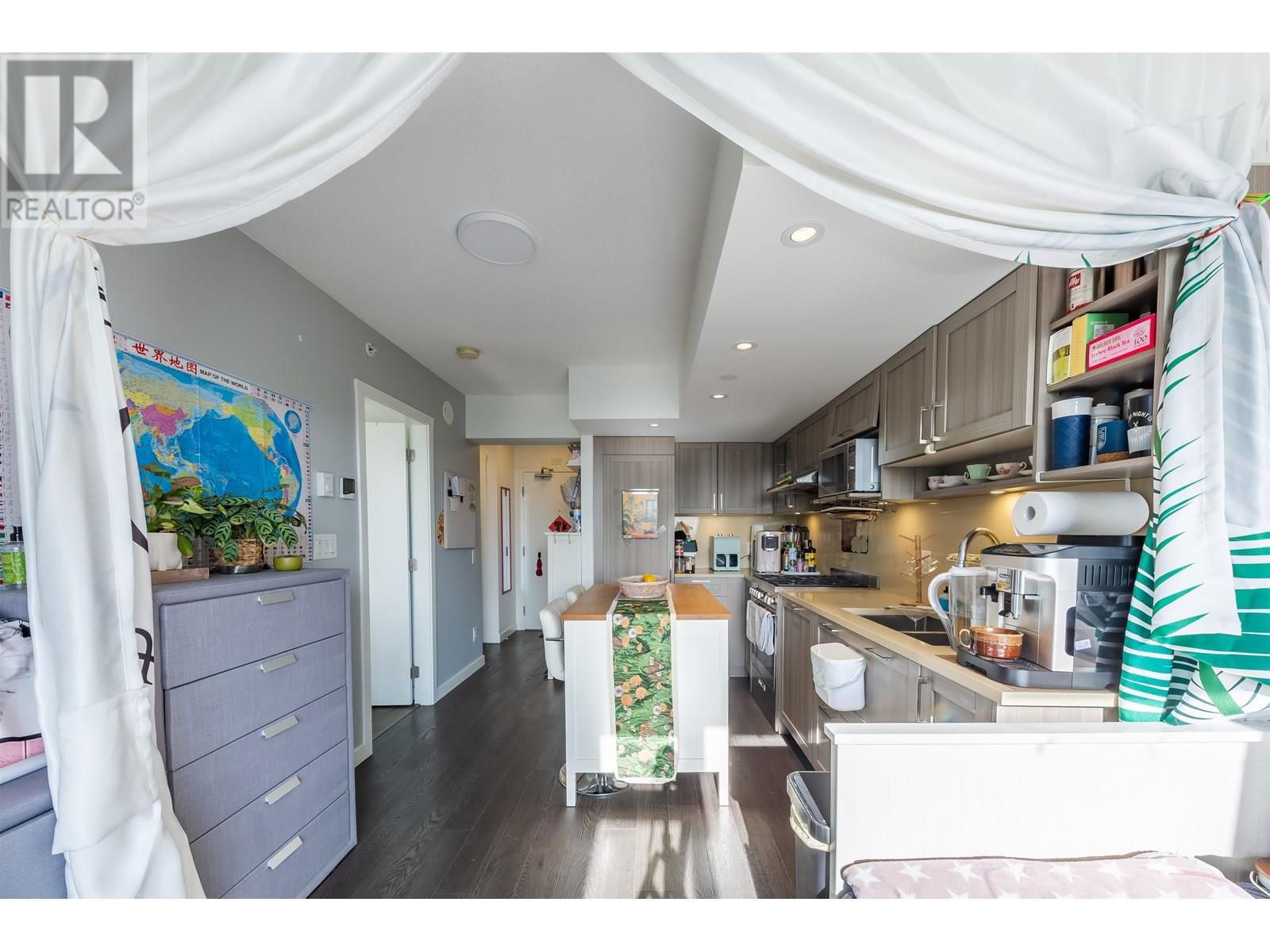 1003 - 5470 ORMIDALE STREET Image 11