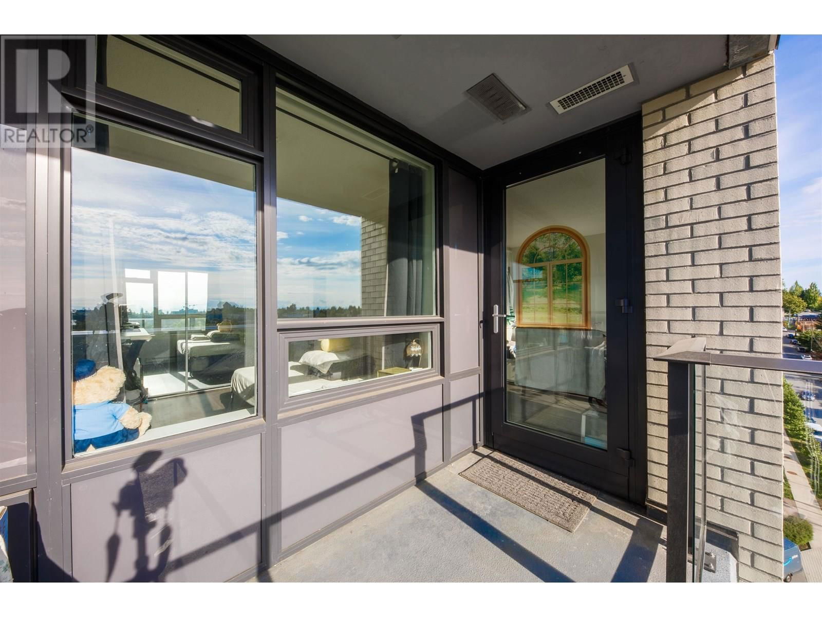 1003 - 5470 ORMIDALE STREET Image 17