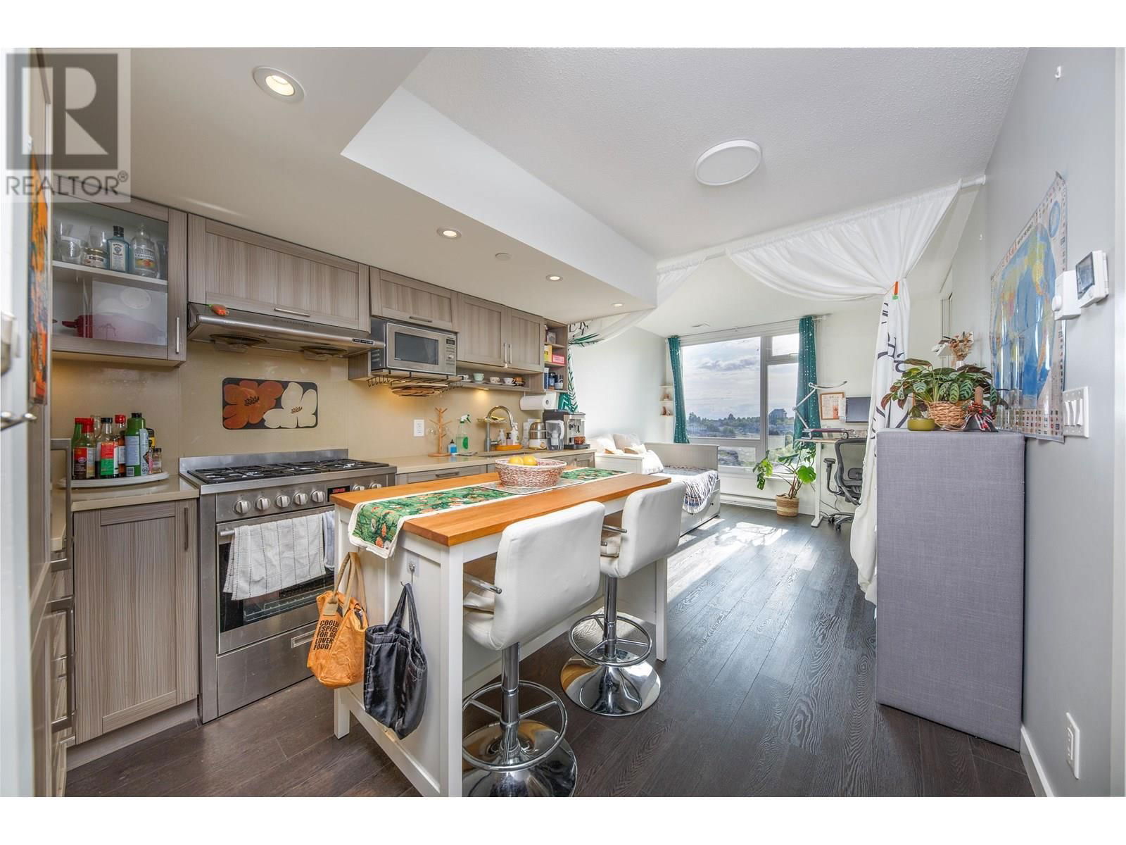 1003 - 5470 ORMIDALE STREET Image 8