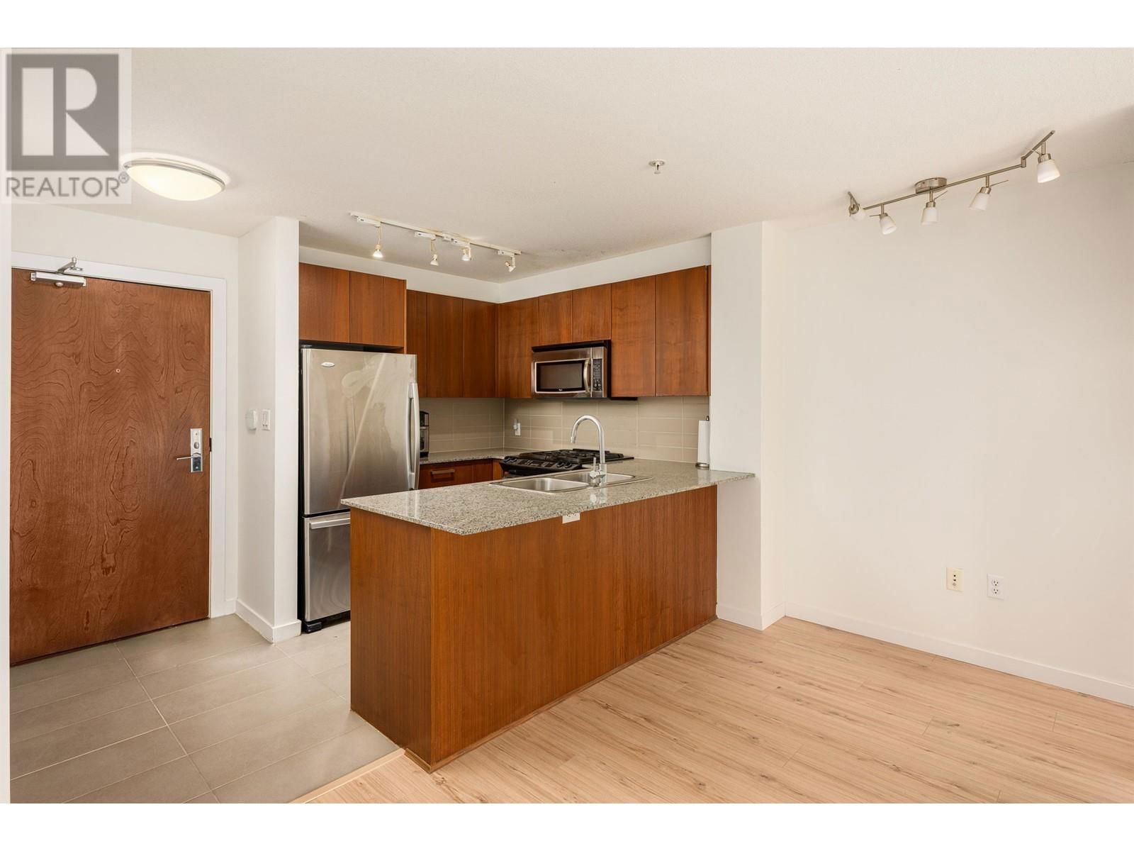 103 - 5775 IRMIN STREET Image 13