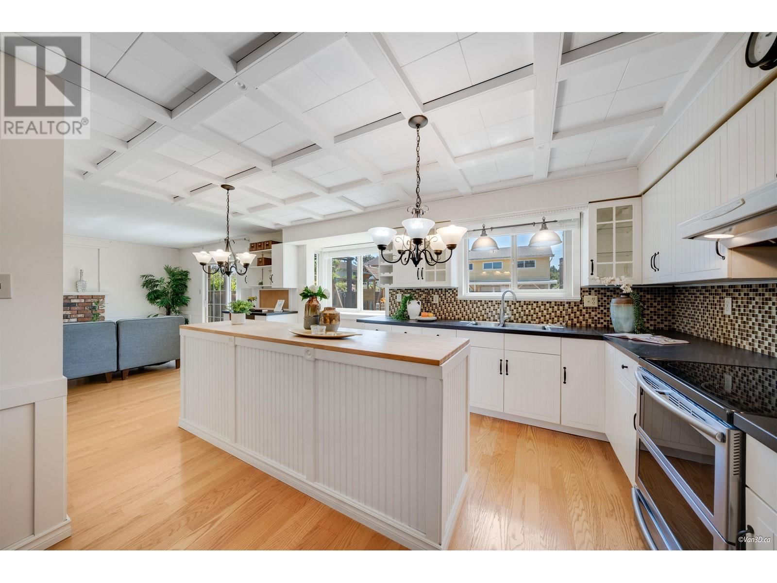 9666 ASHWOOD DRIVE Image 8