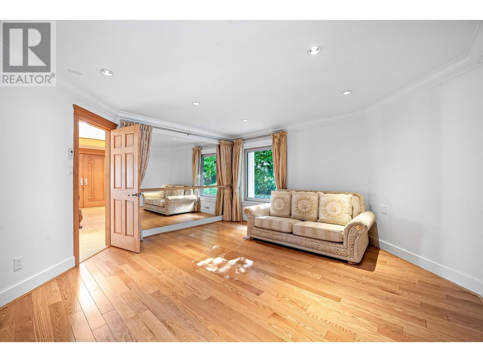 1361 MATHERS AVENUE Image 11
