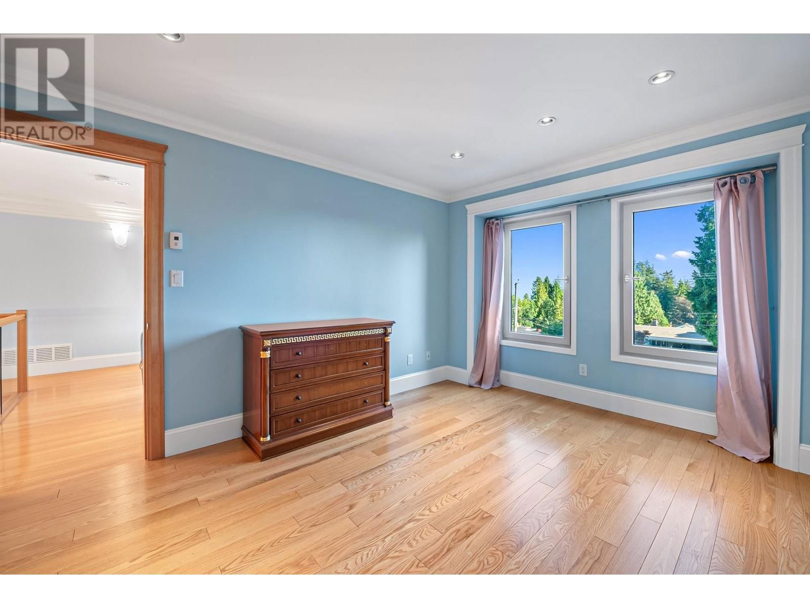 1361 MATHERS AVENUE Image 28