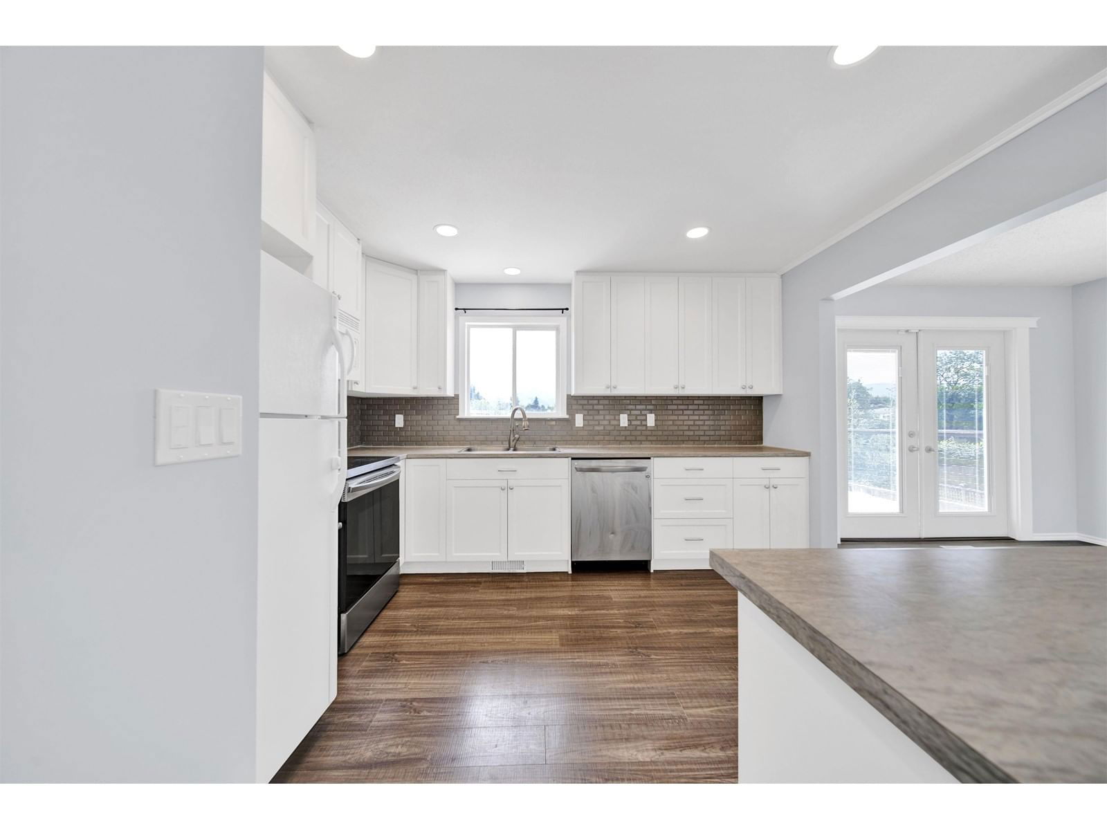 46396 CORA AVENUE Image 8