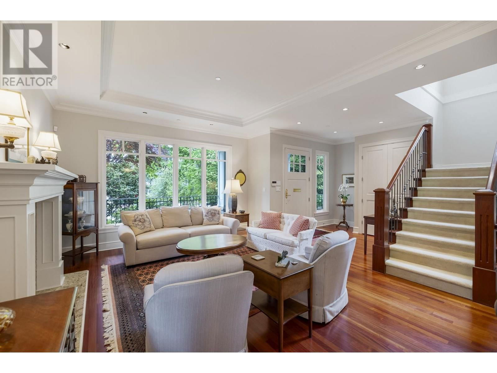3111 42ND AVENUE Image 11