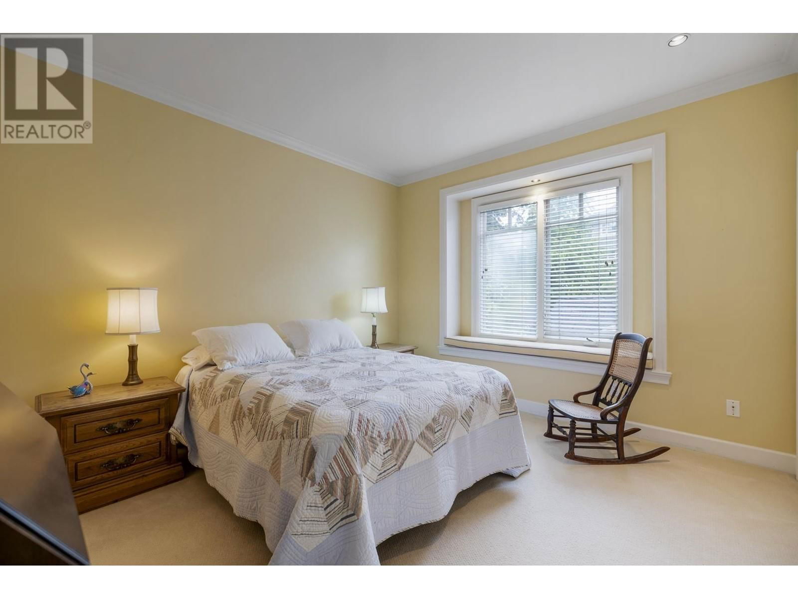 3111 42ND AVENUE Image 30