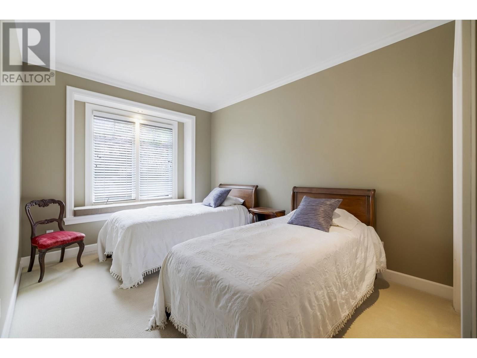 3111 42ND AVENUE Image 31