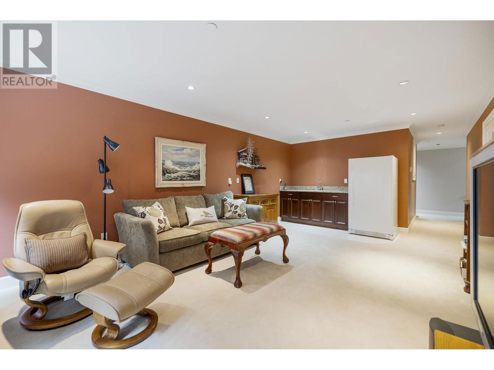 3111 42ND AVENUE Image 35