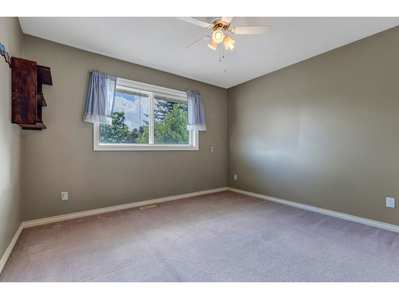 8678 SUNBURST PLACE Image 21