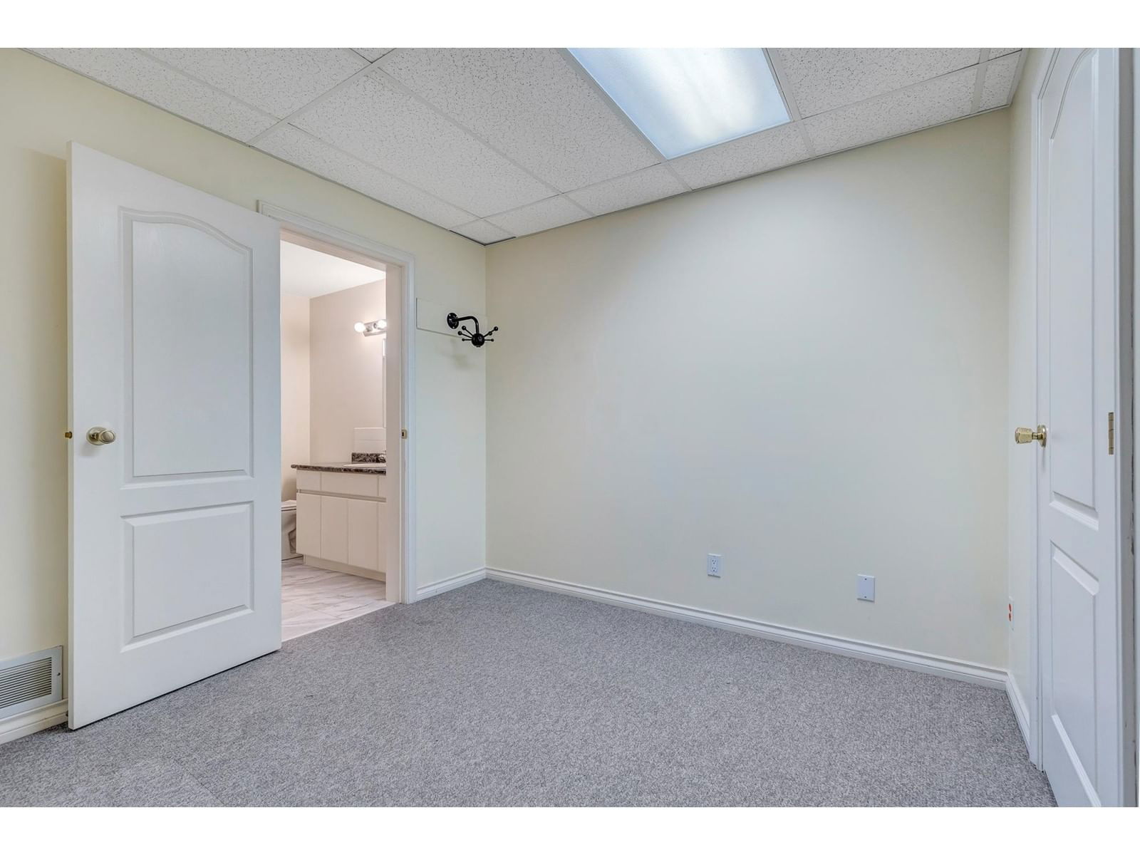 8678 SUNBURST PLACE Image 35