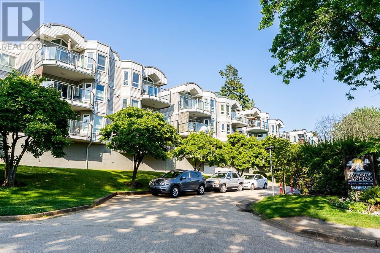 102 - 2250 MARINE DRIVE Image 31