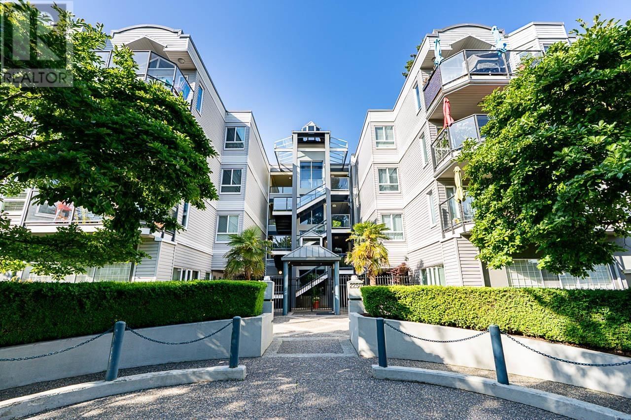 102 - 2250 MARINE DRIVE Image 36