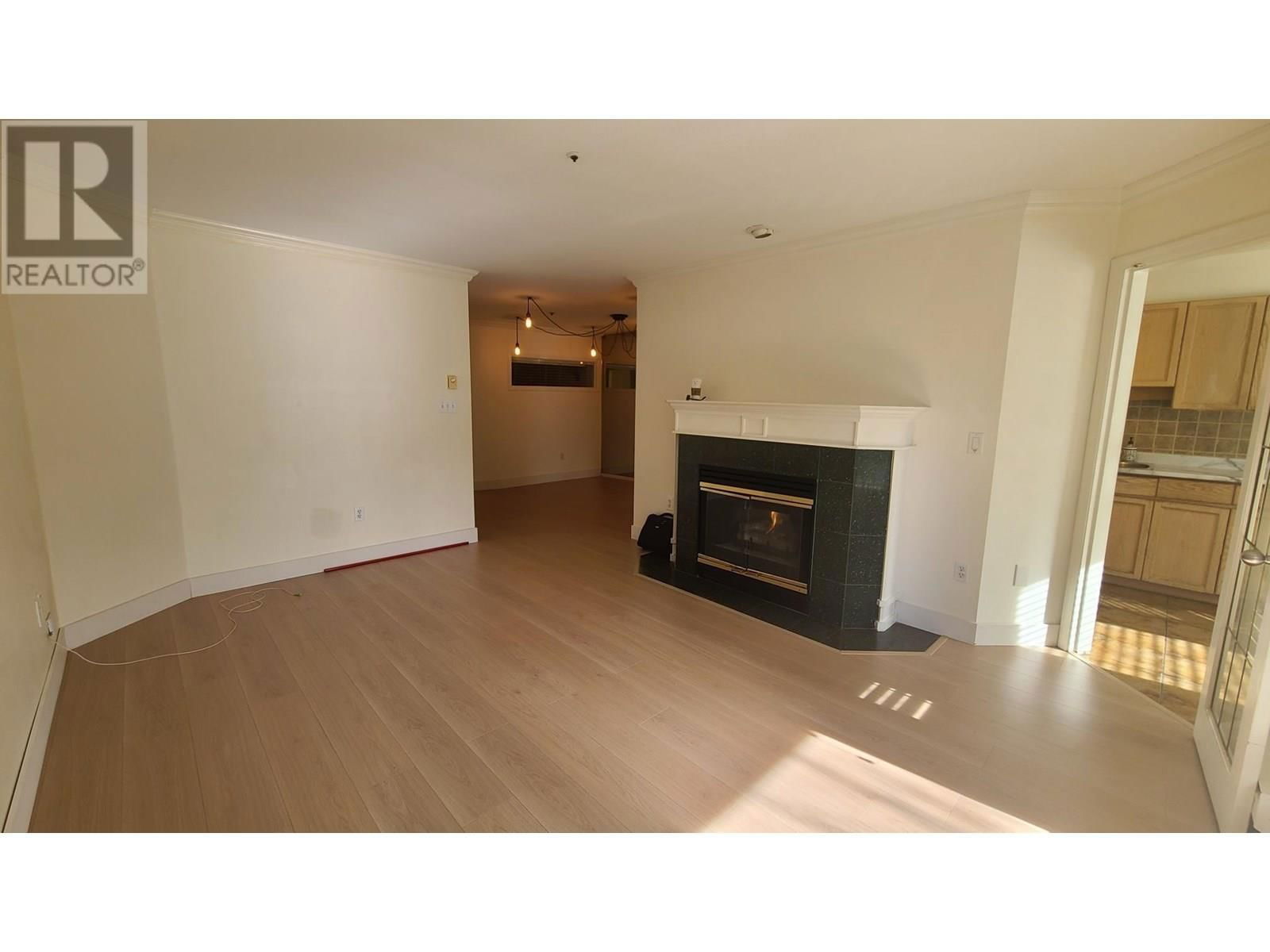 102 - 2250 MARINE DRIVE Image 6