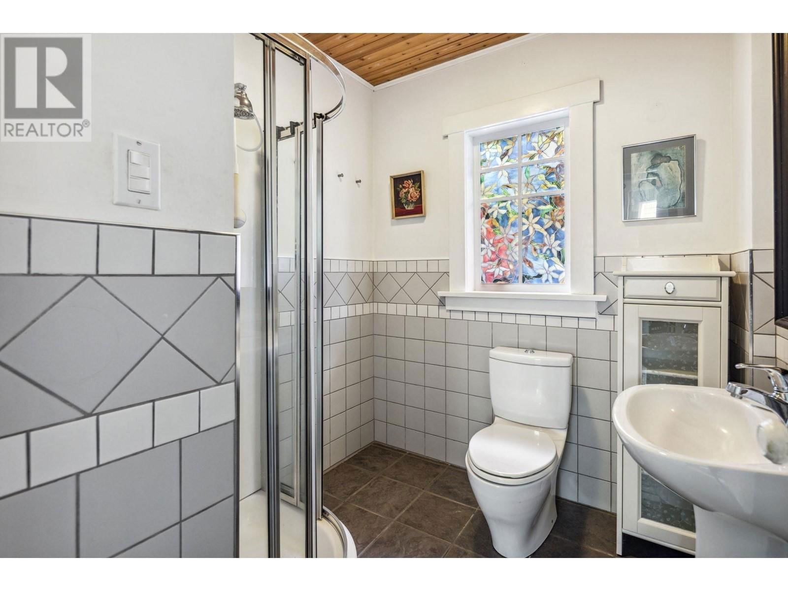 8321 SHAUGHNESSY STREET Image 19