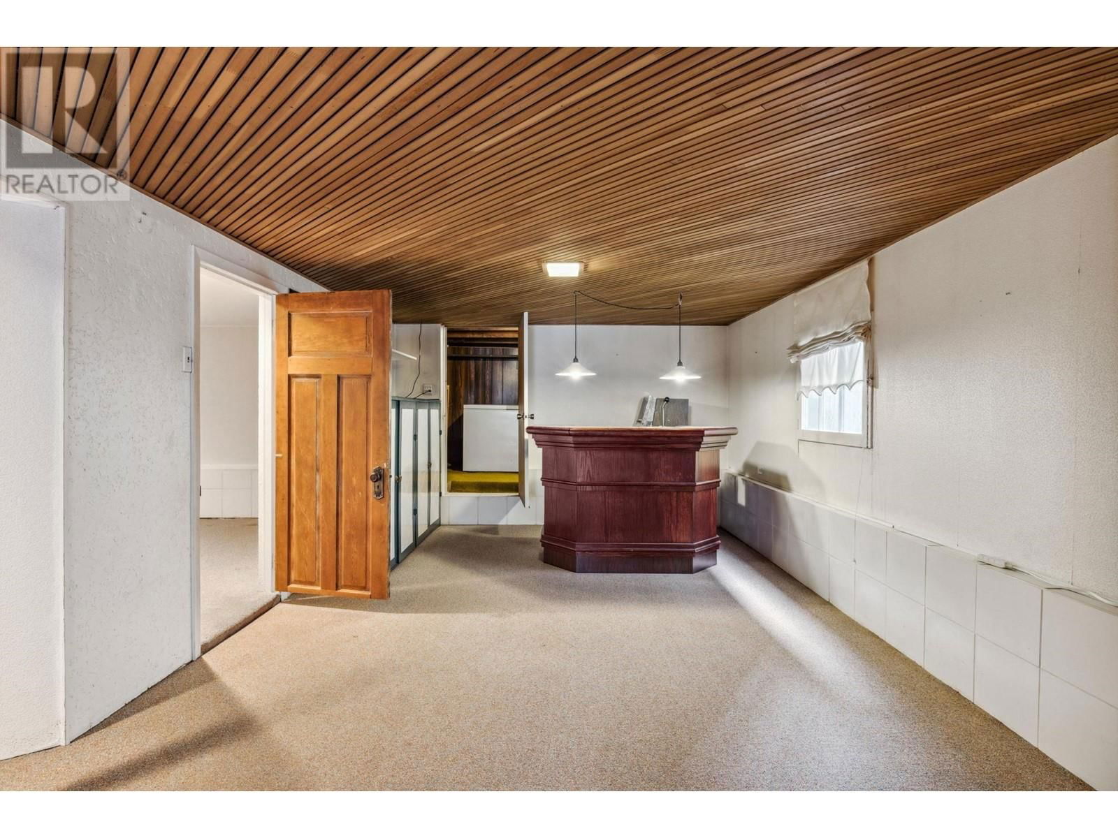 8321 SHAUGHNESSY STREET Image 20