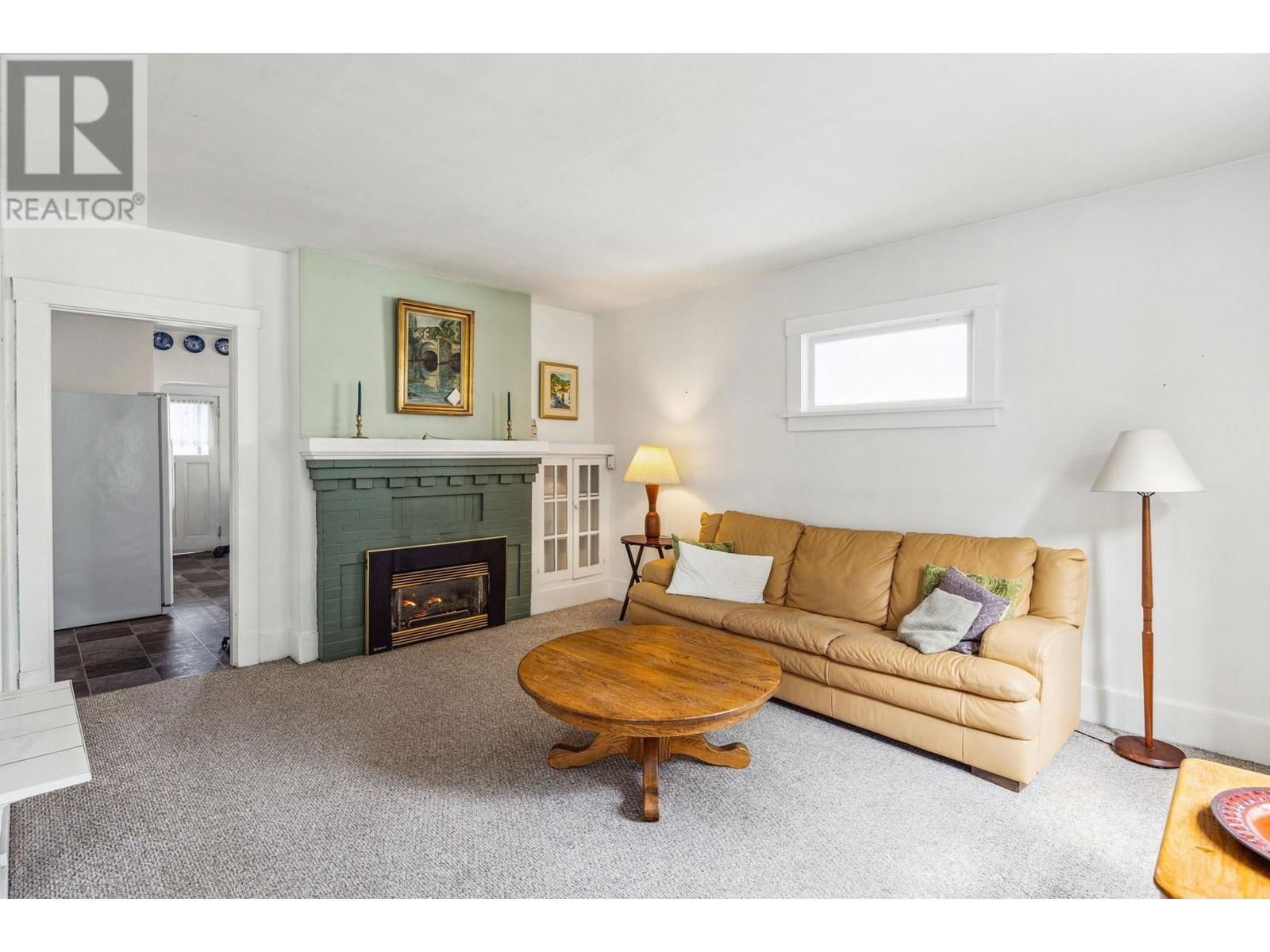 8321 SHAUGHNESSY STREET Image 3