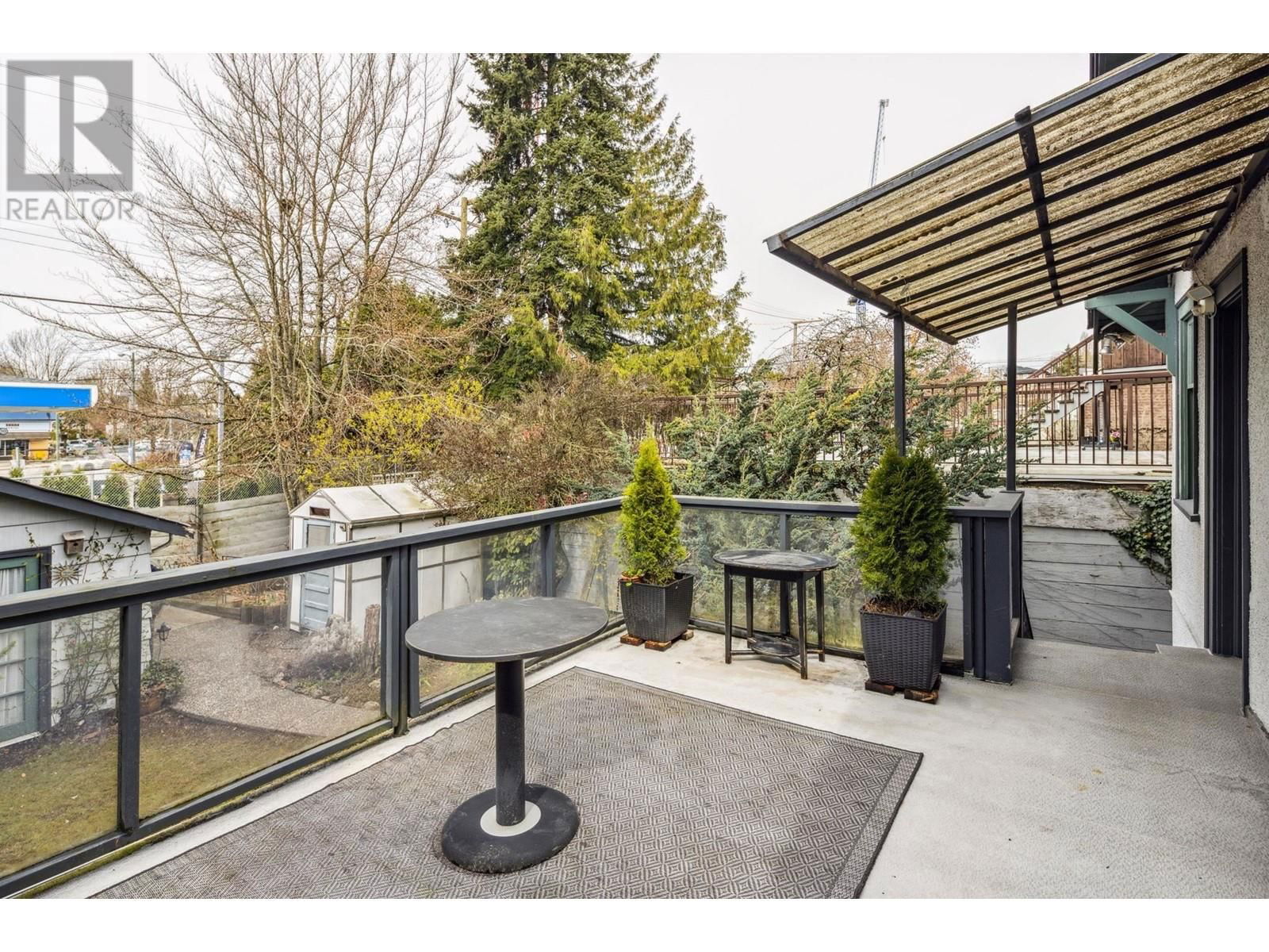 8321 SHAUGHNESSY STREET Image 33