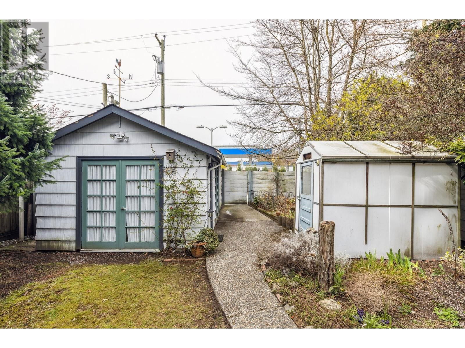 8321 SHAUGHNESSY STREET Image 36