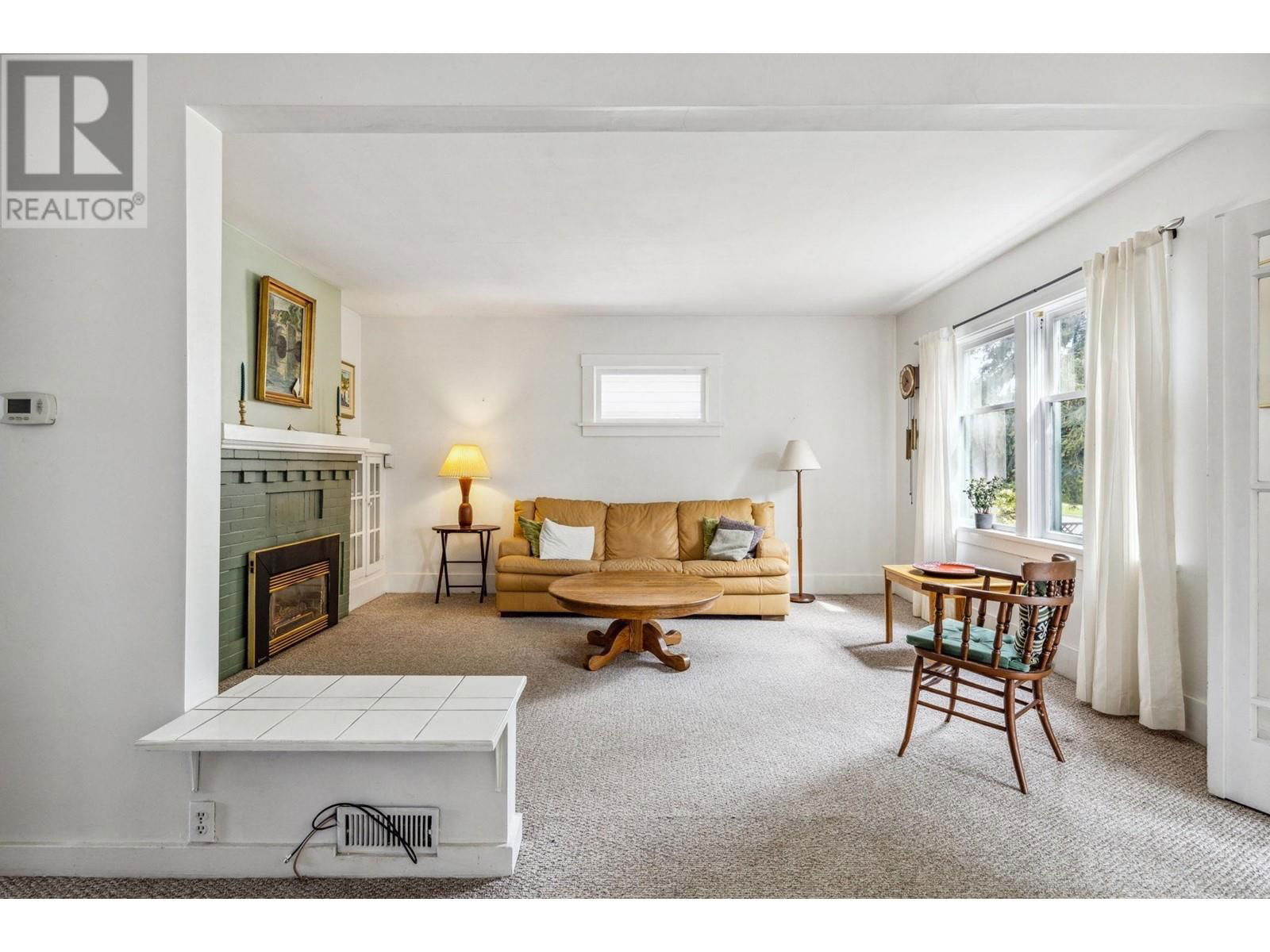 8321 SHAUGHNESSY STREET Image 5
