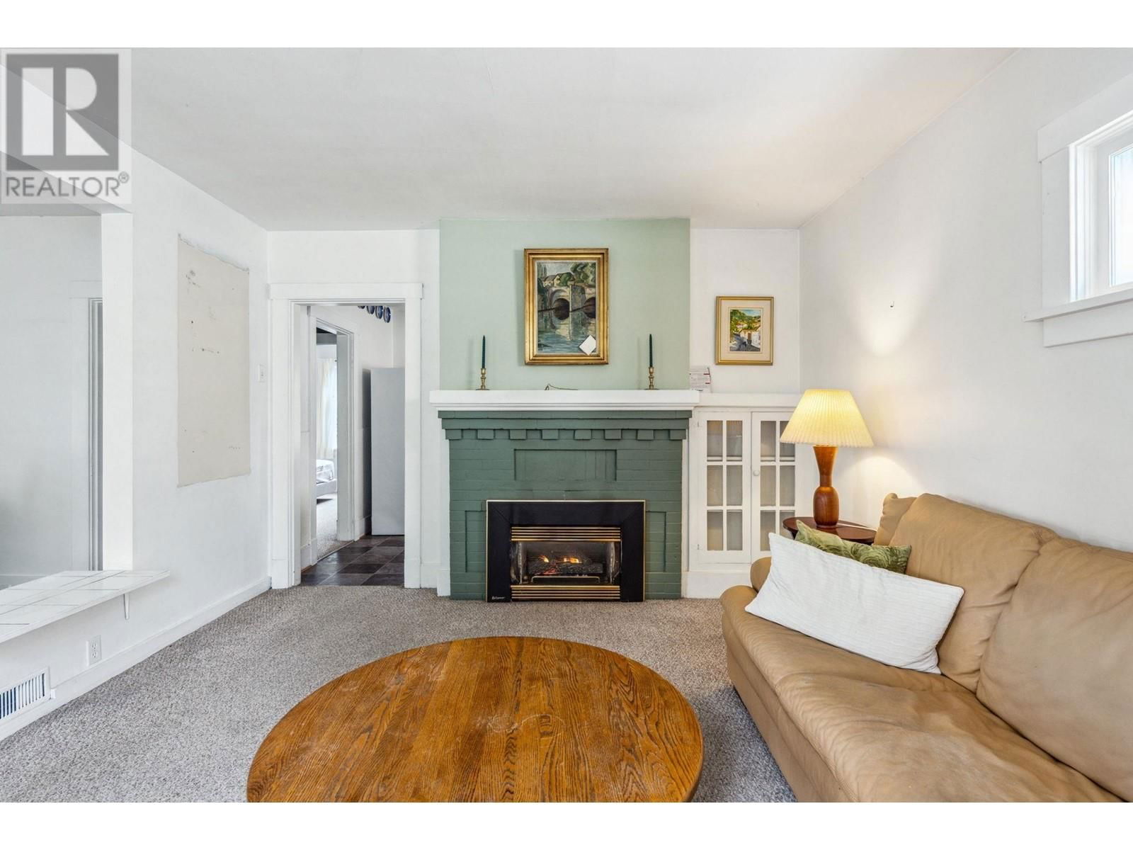 8321 SHAUGHNESSY STREET Image 6