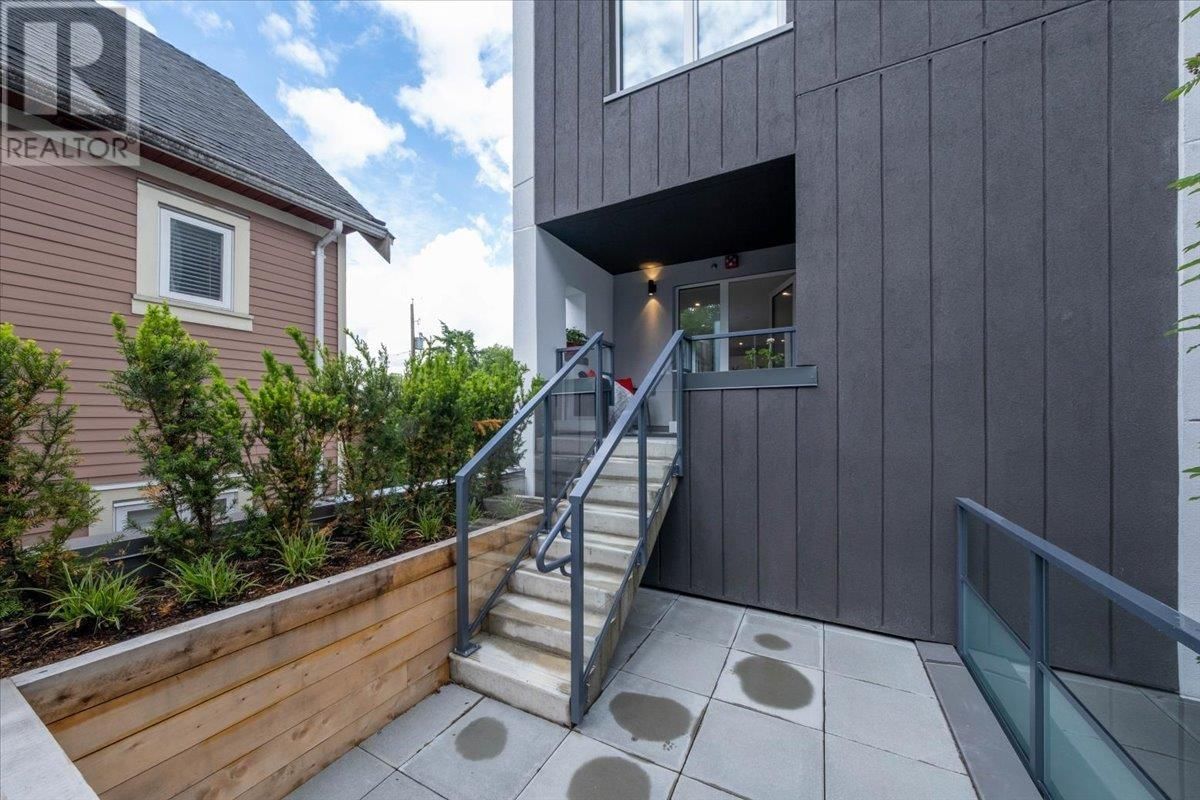 205 - 2075 1ST AVENUE Image 19