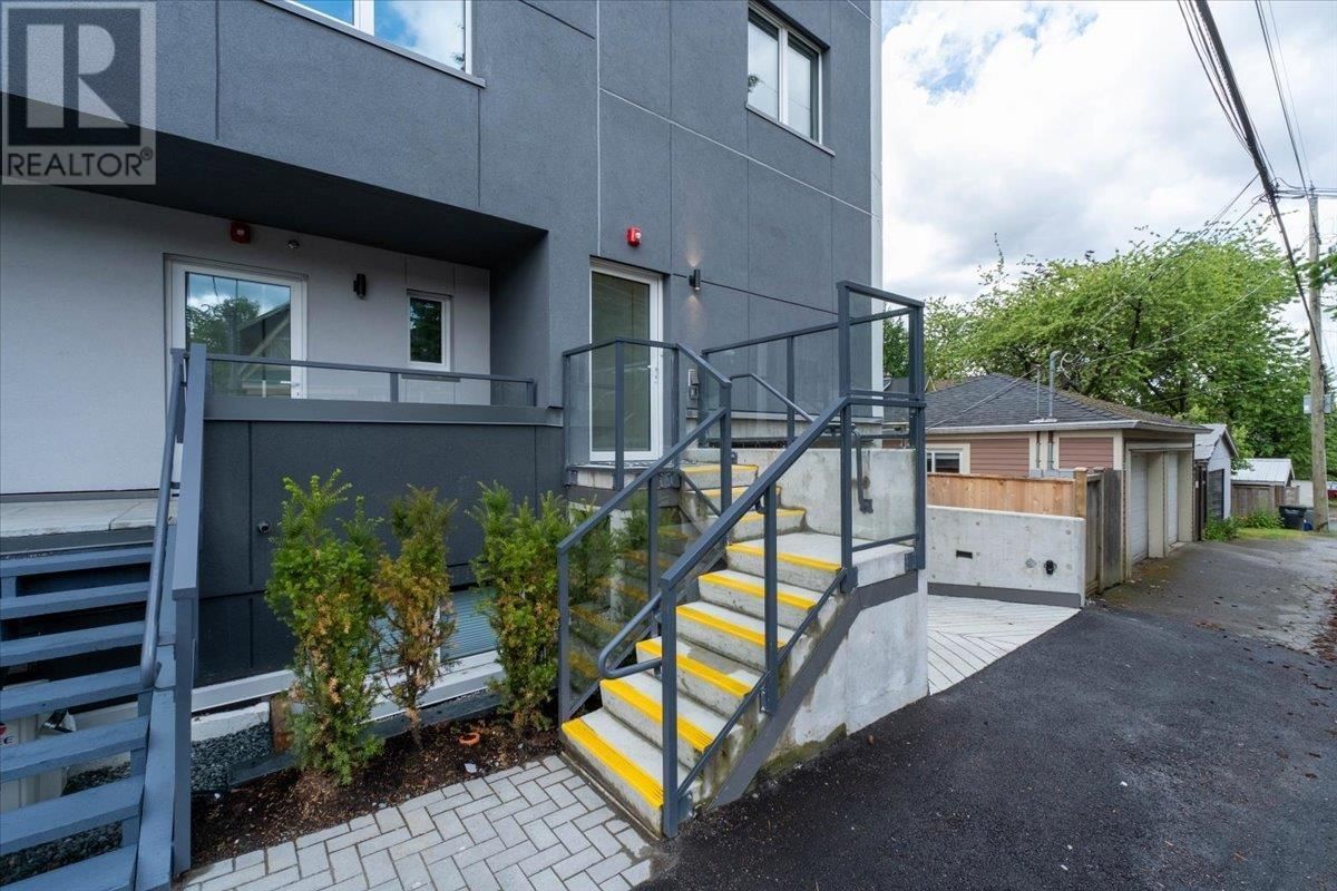 205 - 2075 1ST AVENUE Image 32