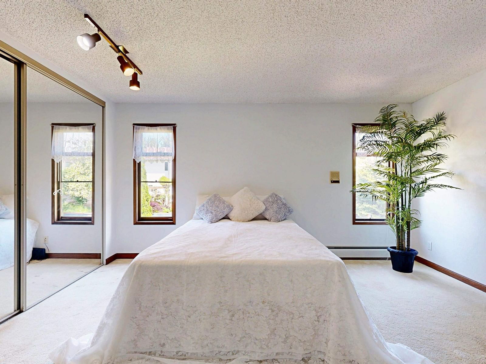 11787 ALDERWOOD Image 28