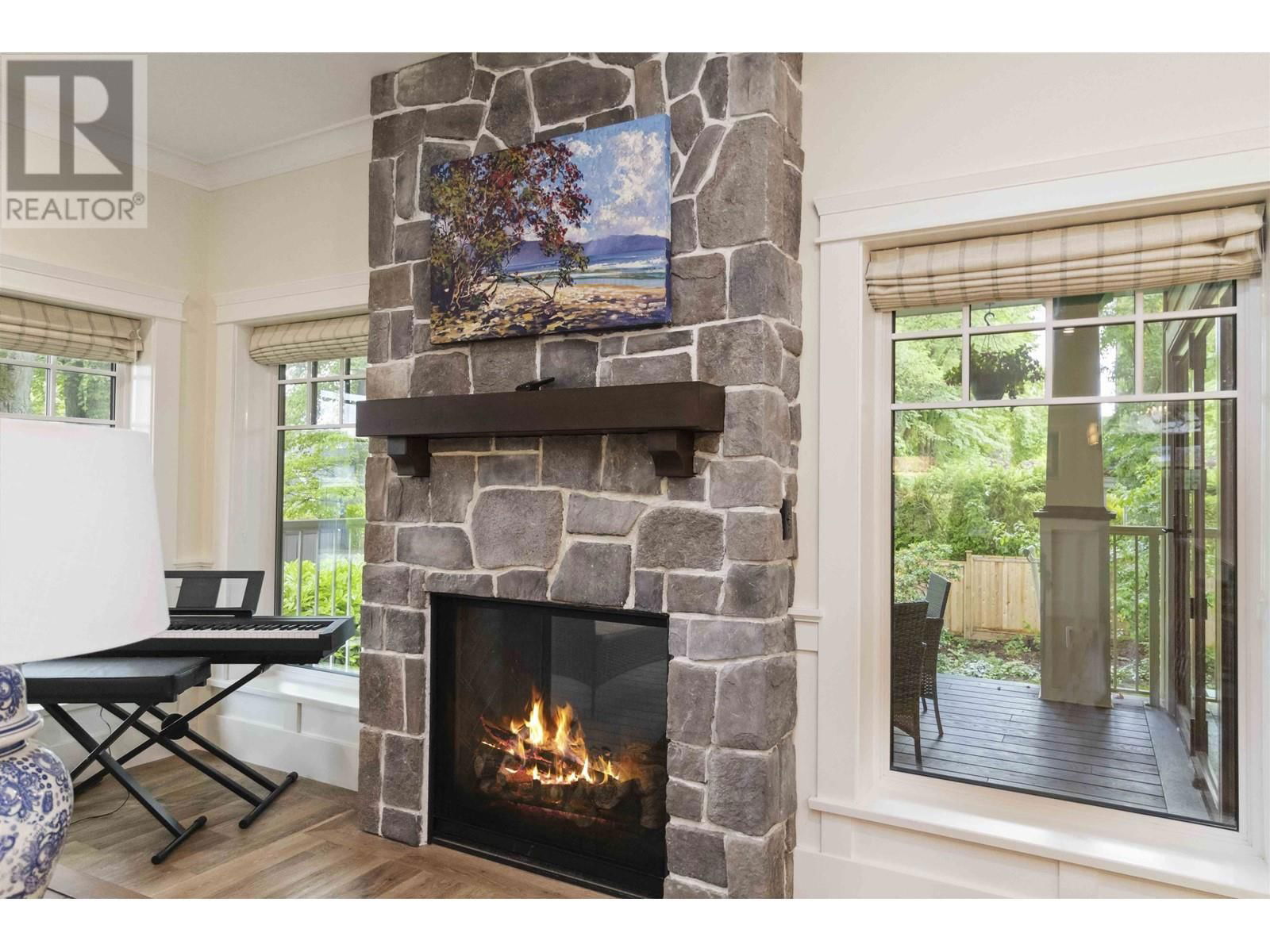 5281 DUNBAR STREET Image 11