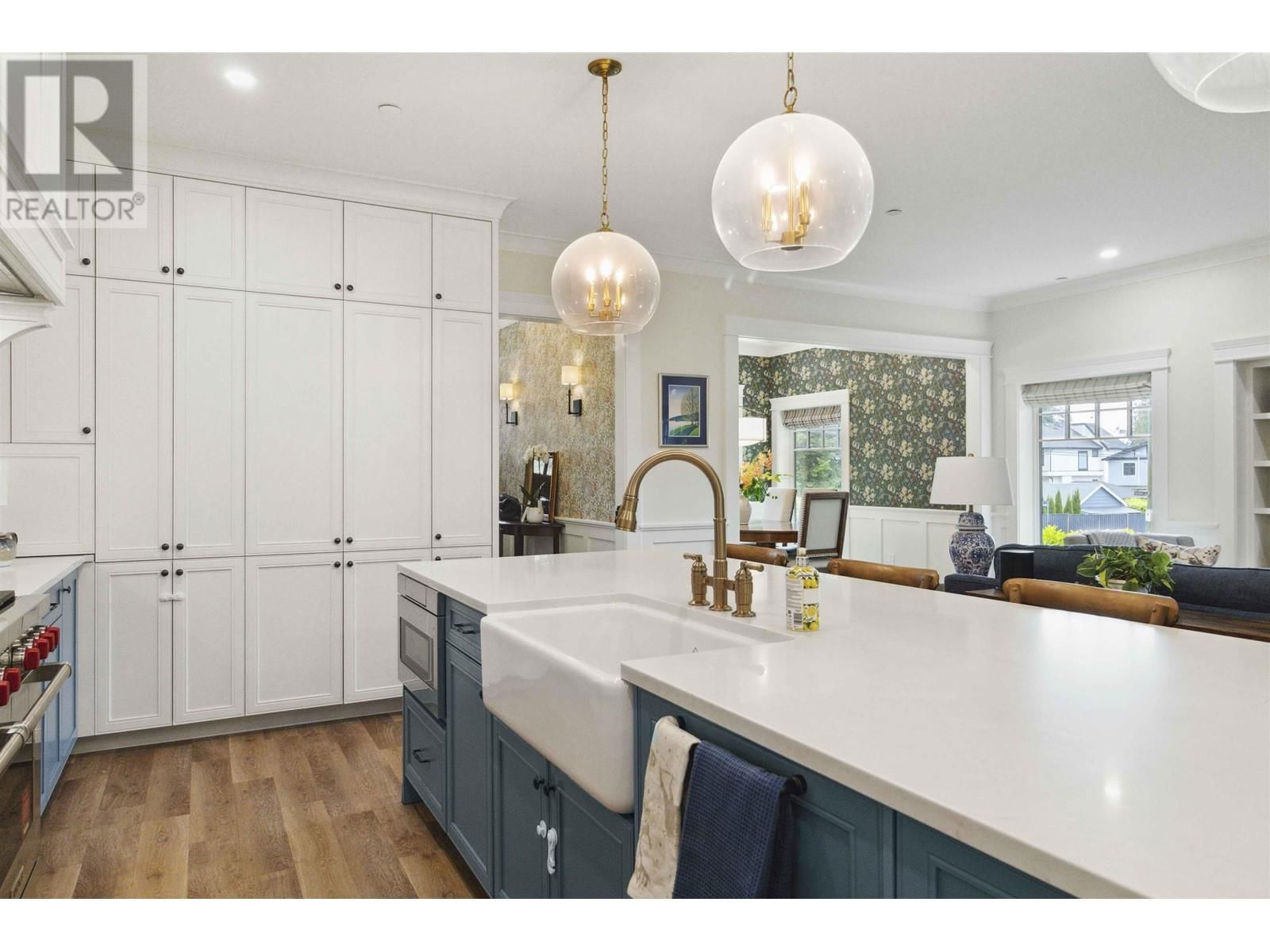 5281 DUNBAR STREET Image 17