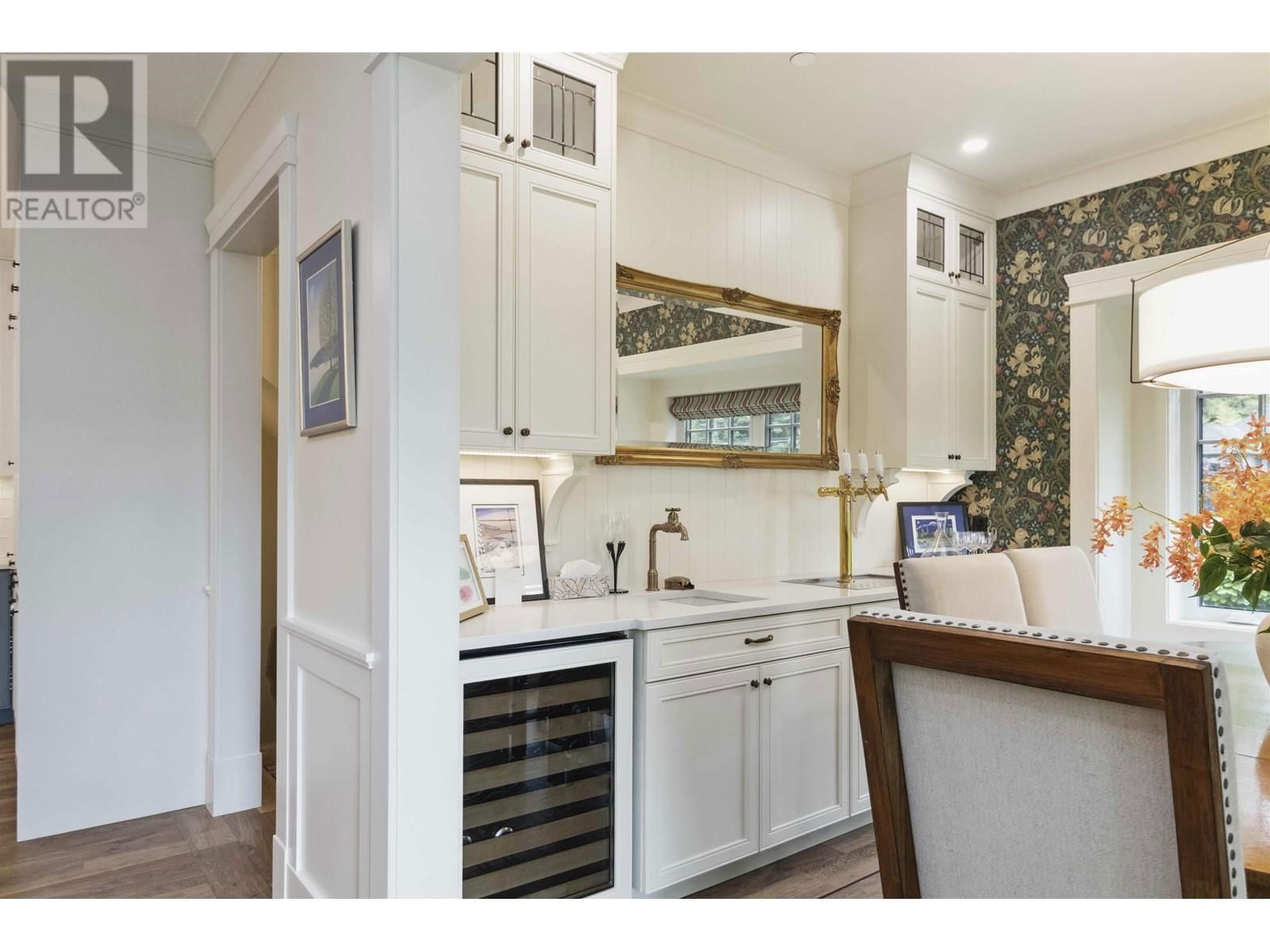 5281 DUNBAR STREET Image 22