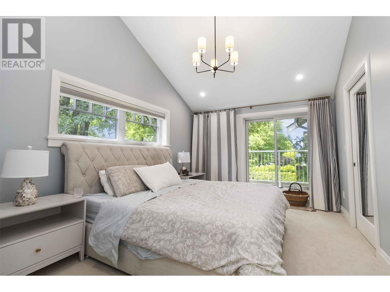 5281 DUNBAR STREET Image 28