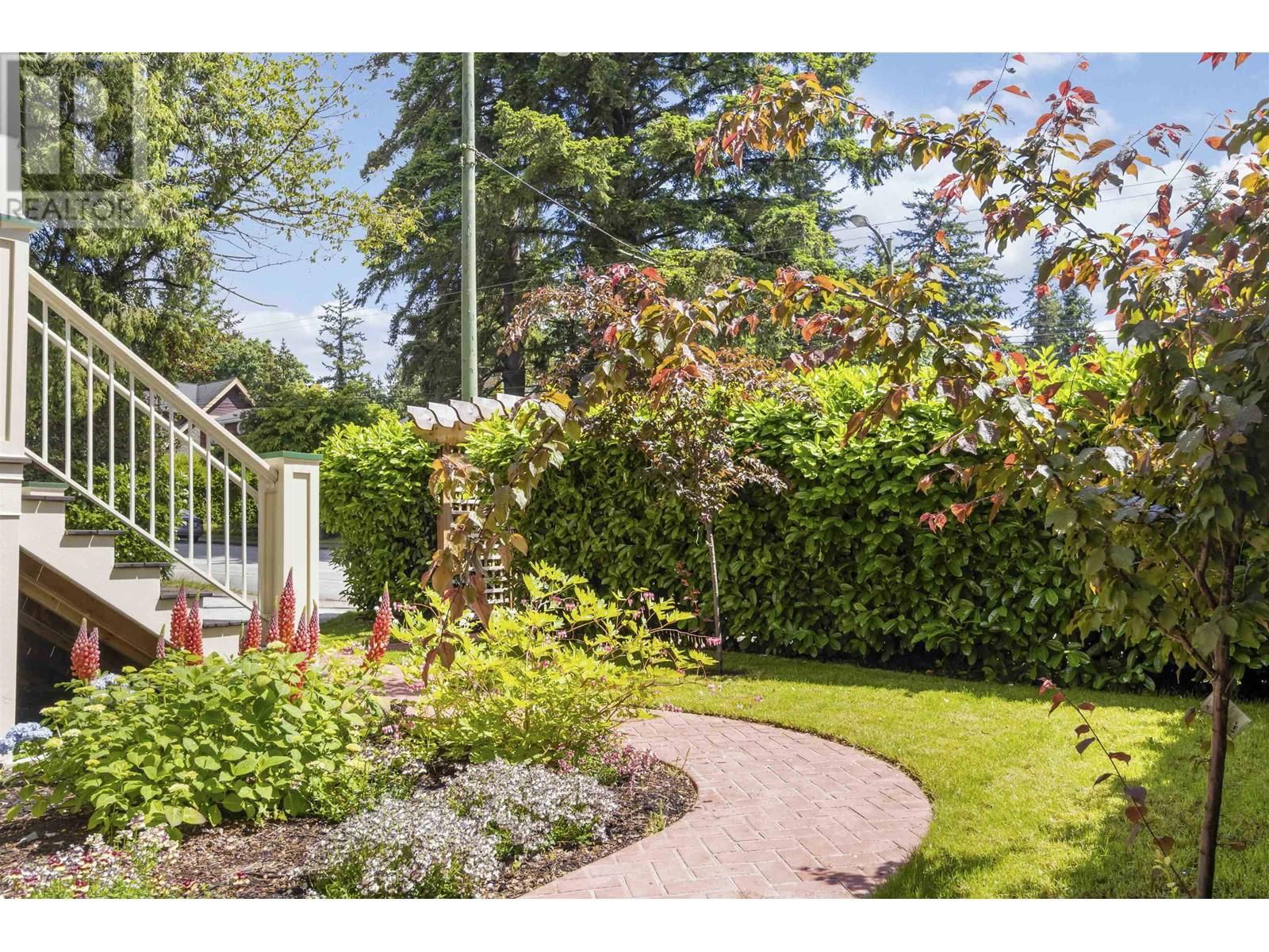 5281 DUNBAR STREET Image 33