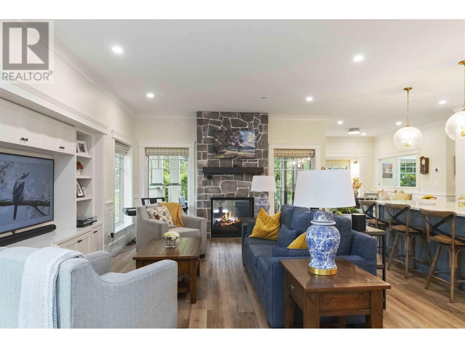 5281 DUNBAR STREET Image 8