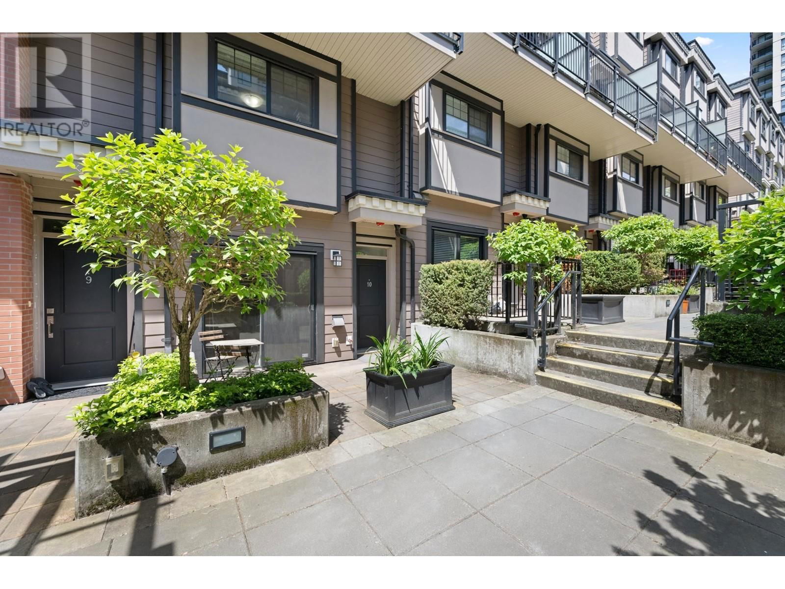 10 - 838 ROYAL AVENUE Image 1