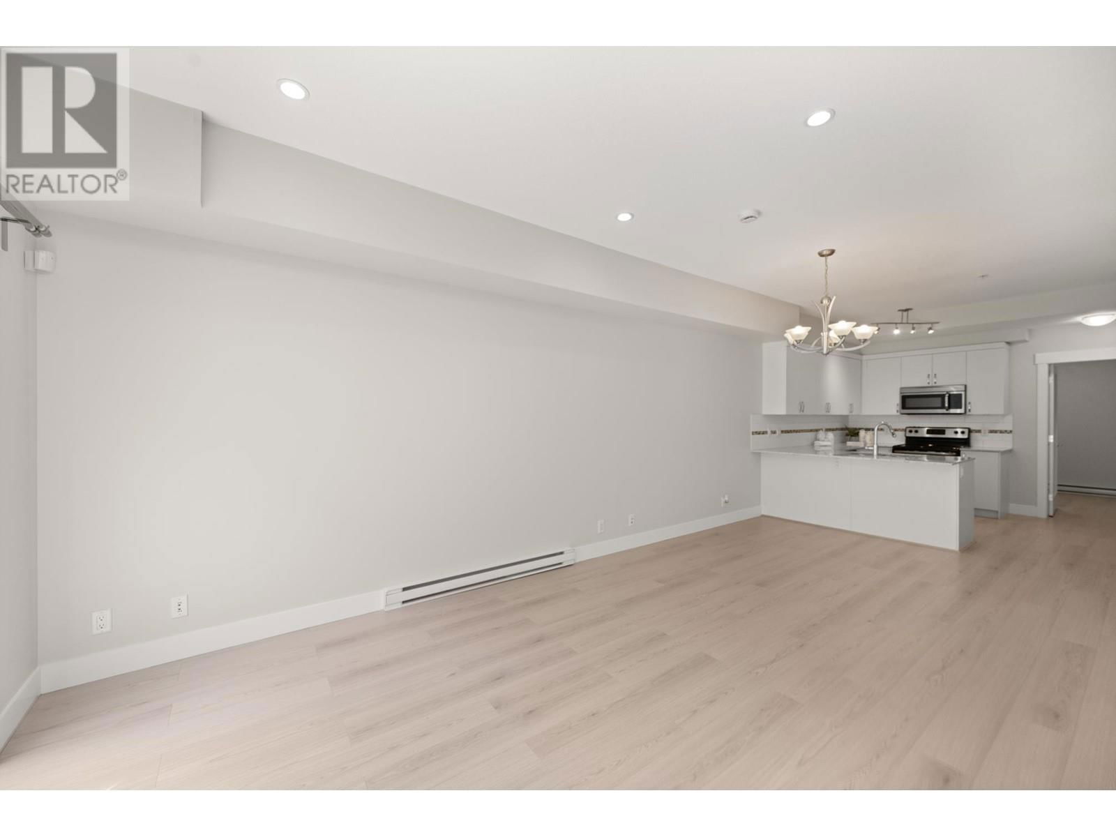 10 - 838 ROYAL AVENUE Image 7