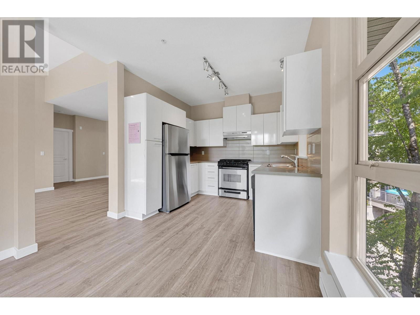 414 - 9339 UNIVERSITY CRESCENT Image 7