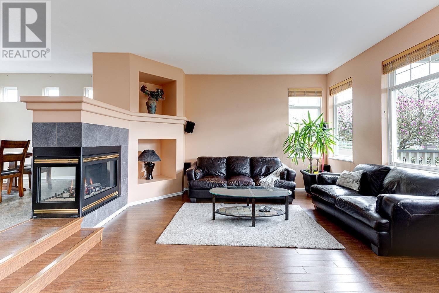 1077 RIVERSIDE DRIVE Image 16