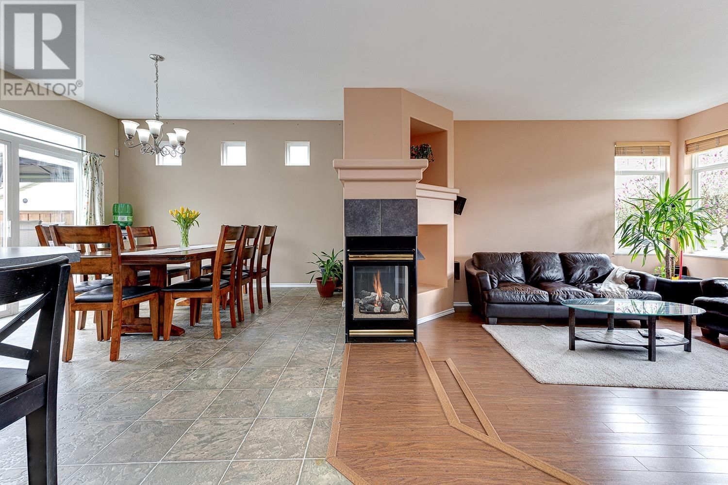 1077 RIVERSIDE DRIVE Image 19