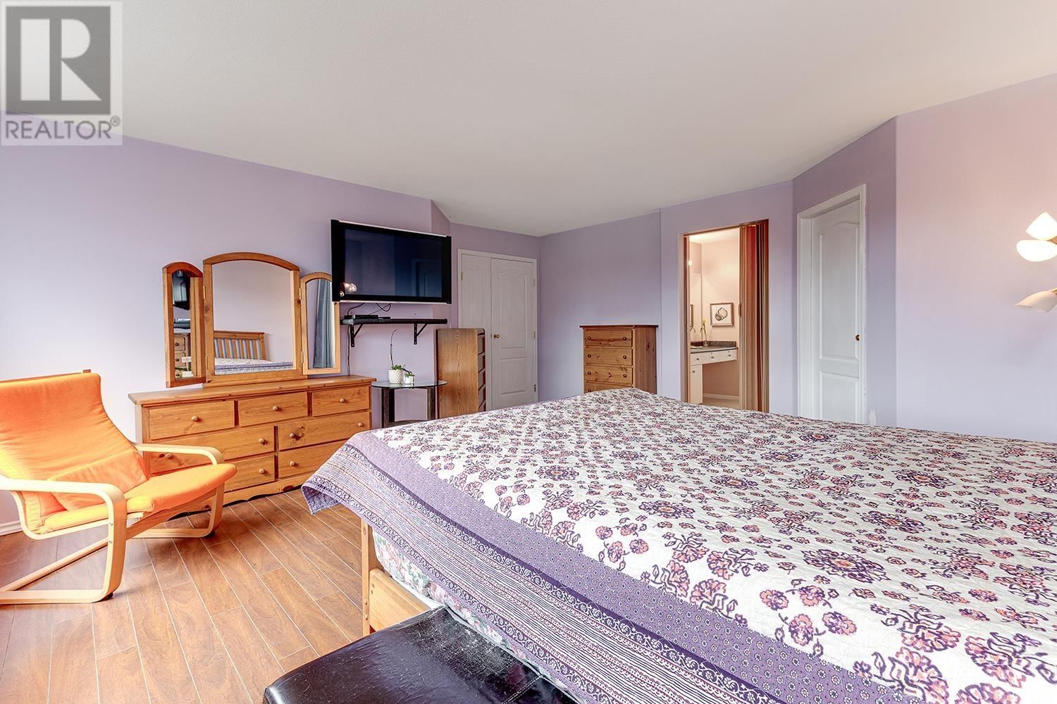 1077 RIVERSIDE DRIVE Image 23