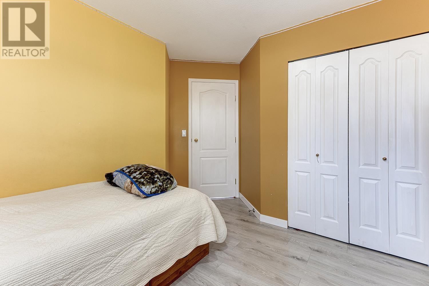 1077 RIVERSIDE DRIVE Image 29