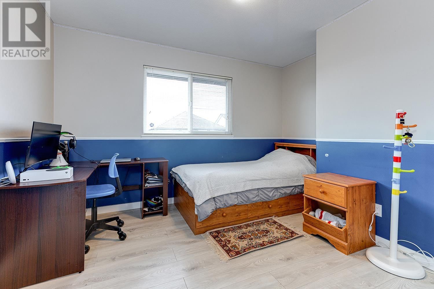 1077 RIVERSIDE DRIVE Image 31