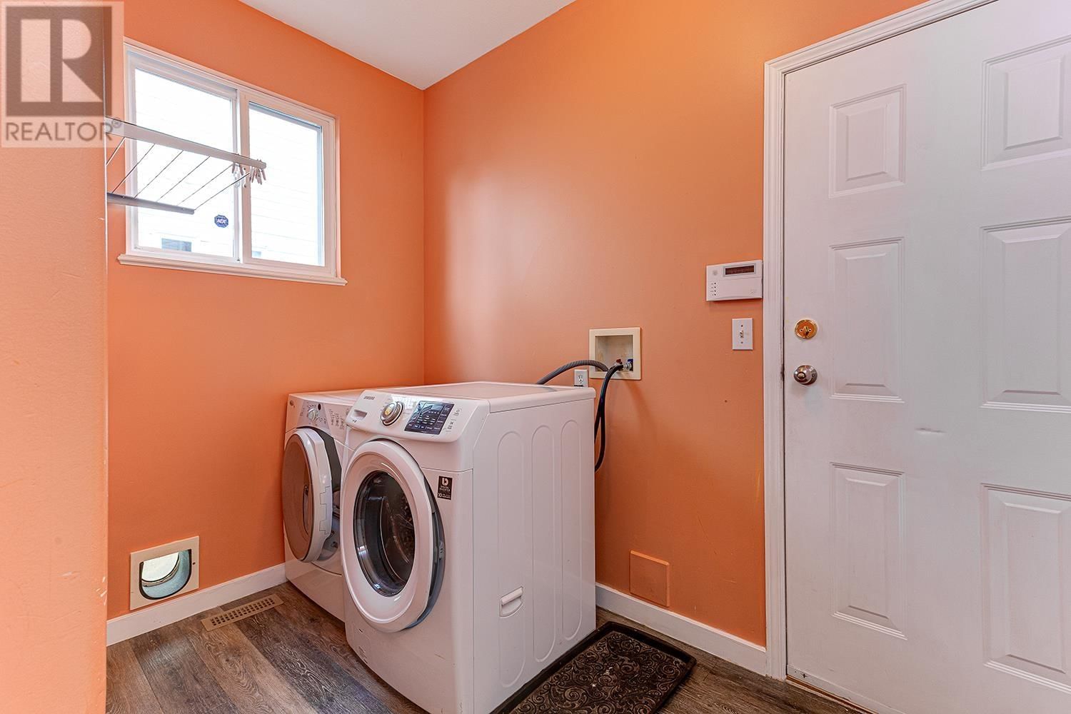 1077 RIVERSIDE DRIVE Image 35