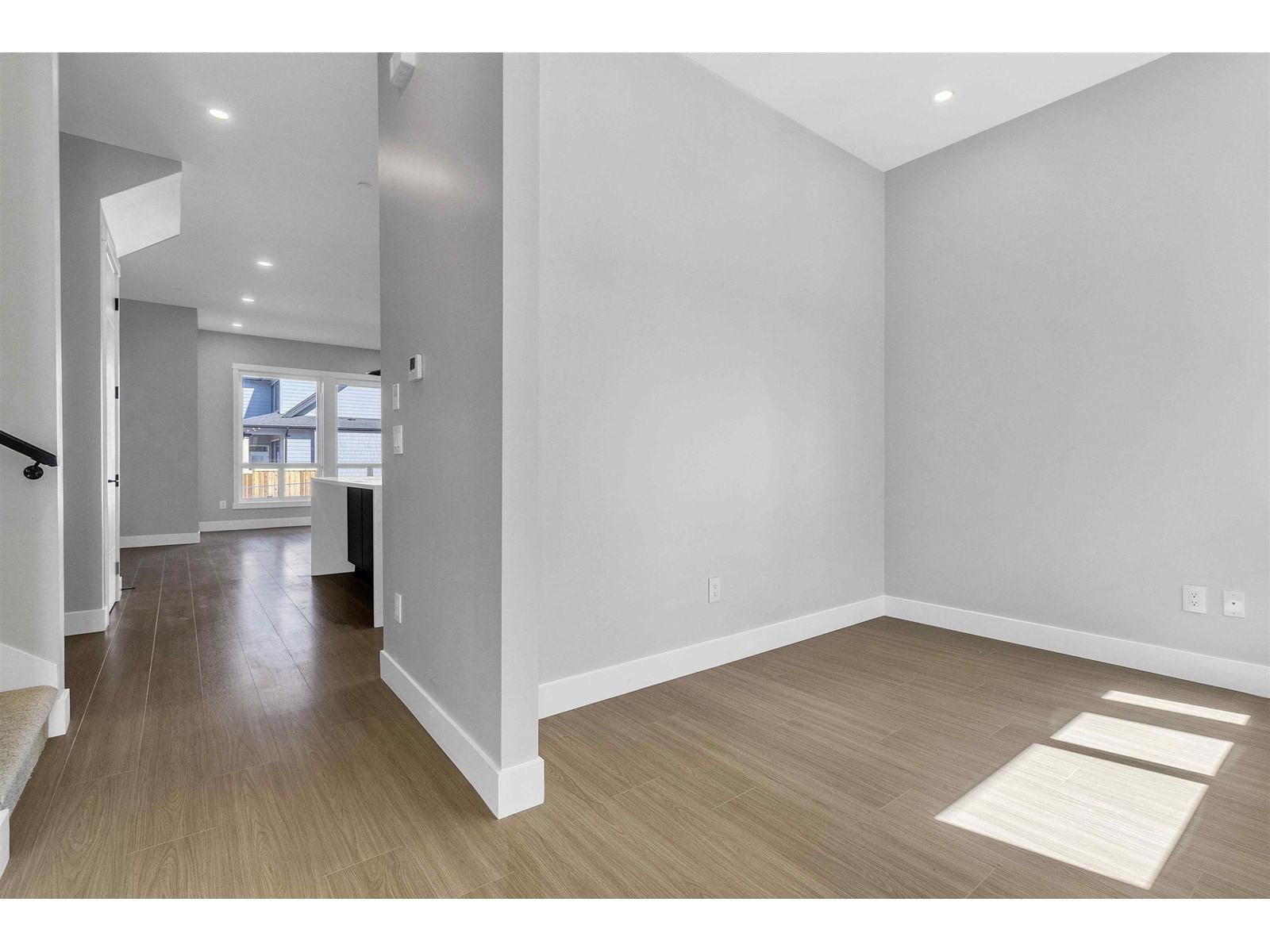 7686 196 ST Image 11