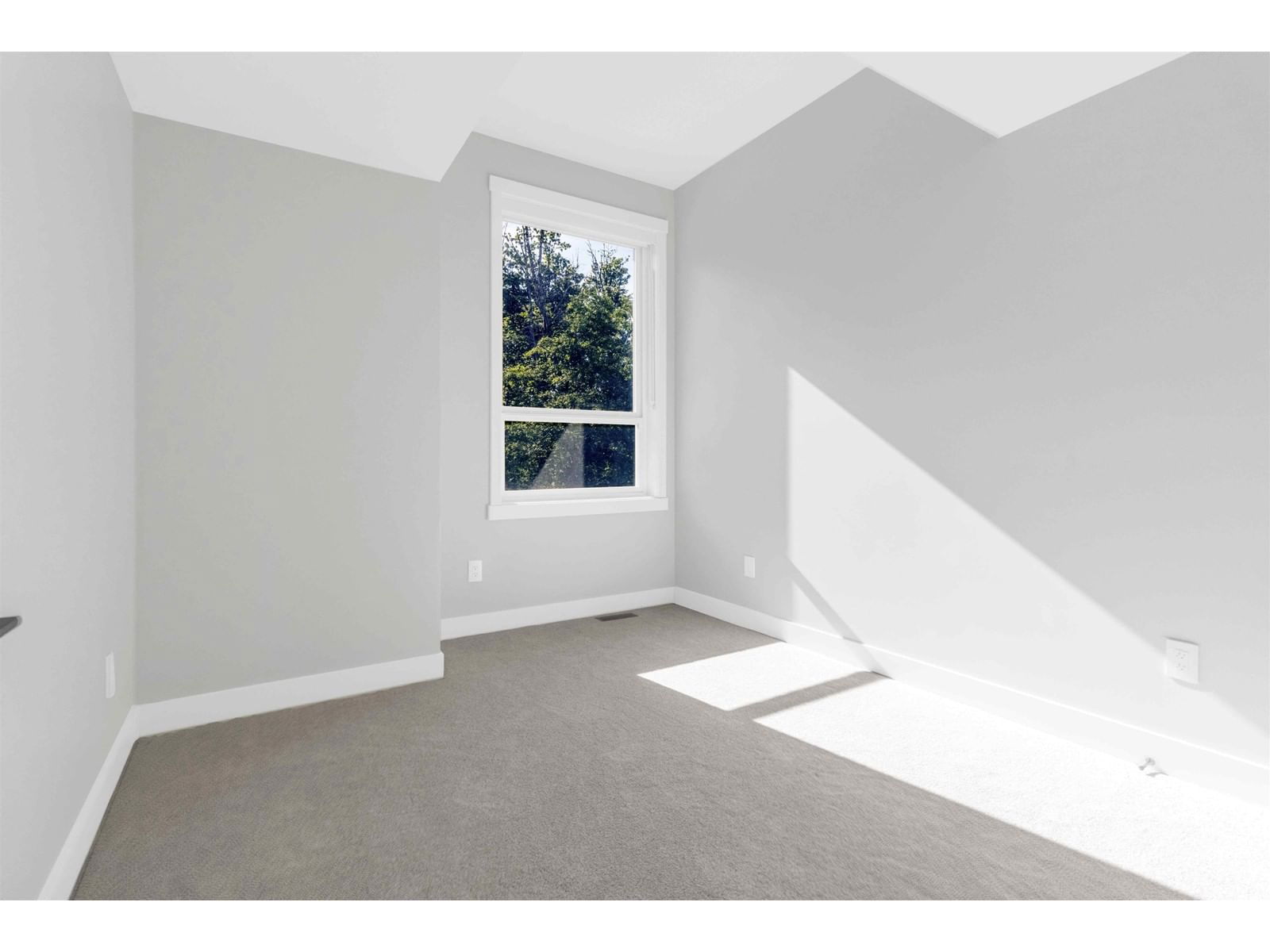 7686 196 ST Image 18