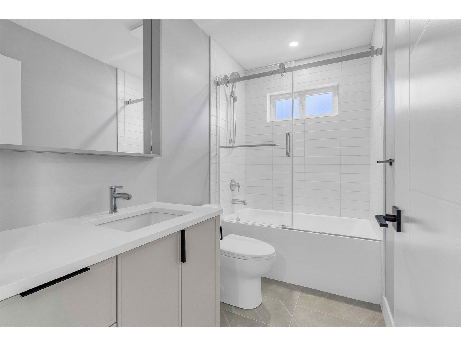 7686 196 ST Image 20