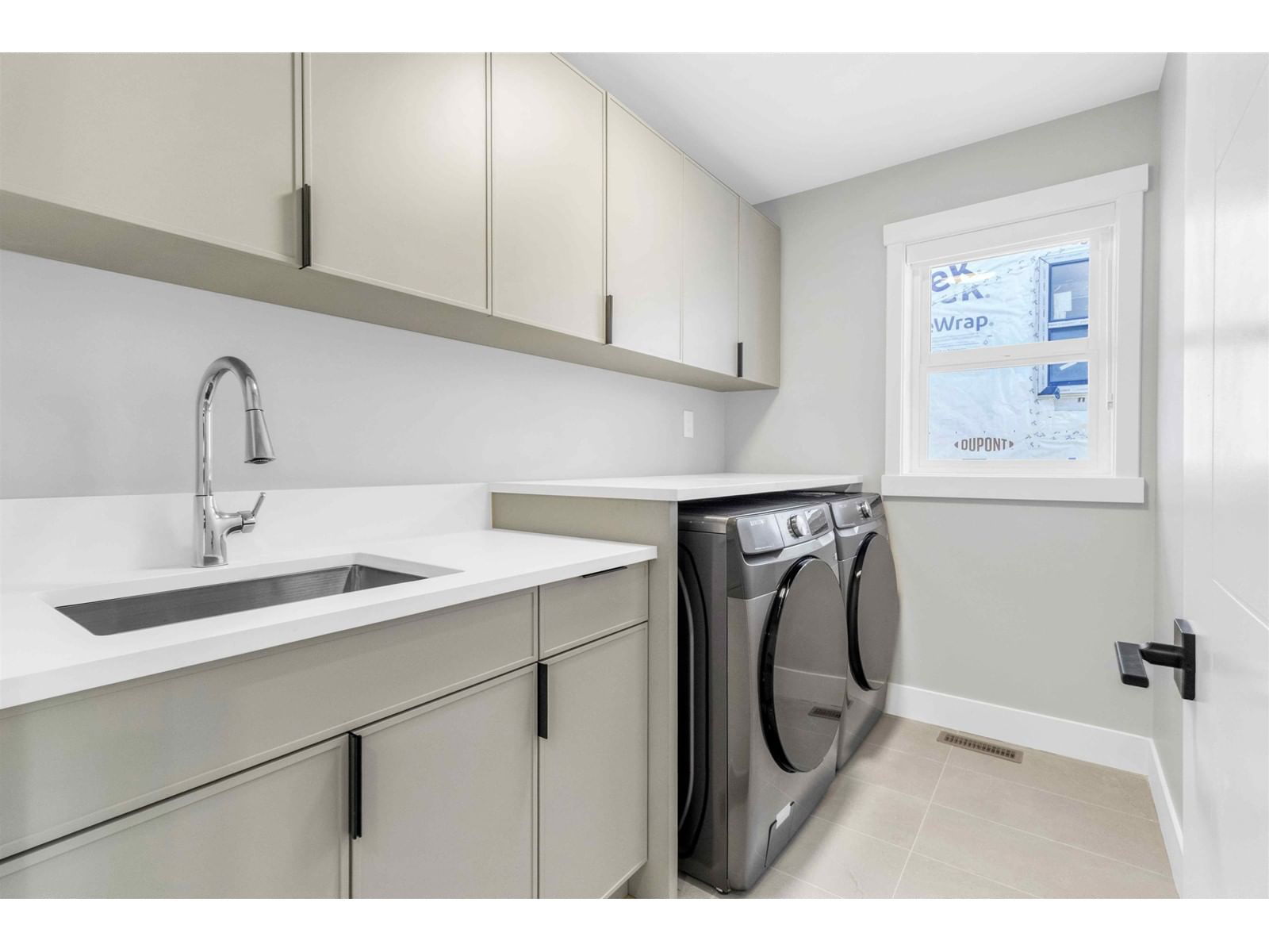 7686 196 ST Image 21