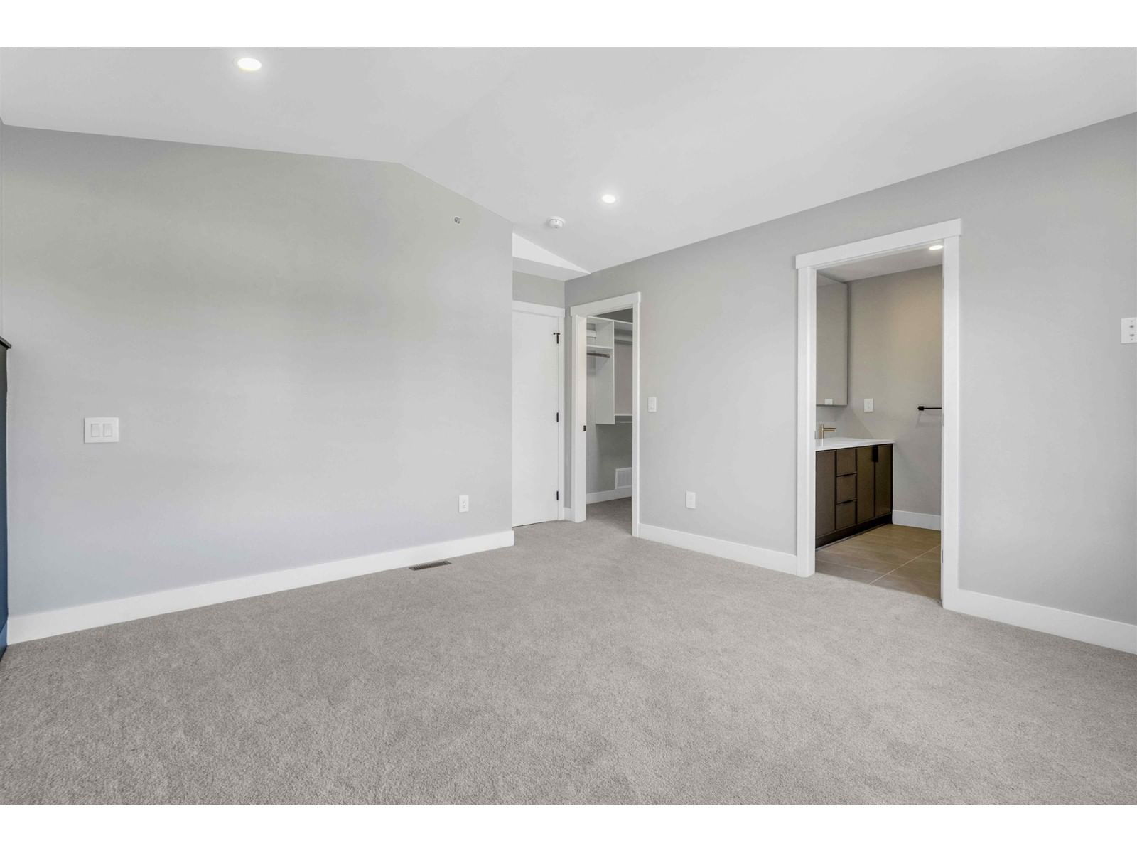 7686 196 ST Image 24