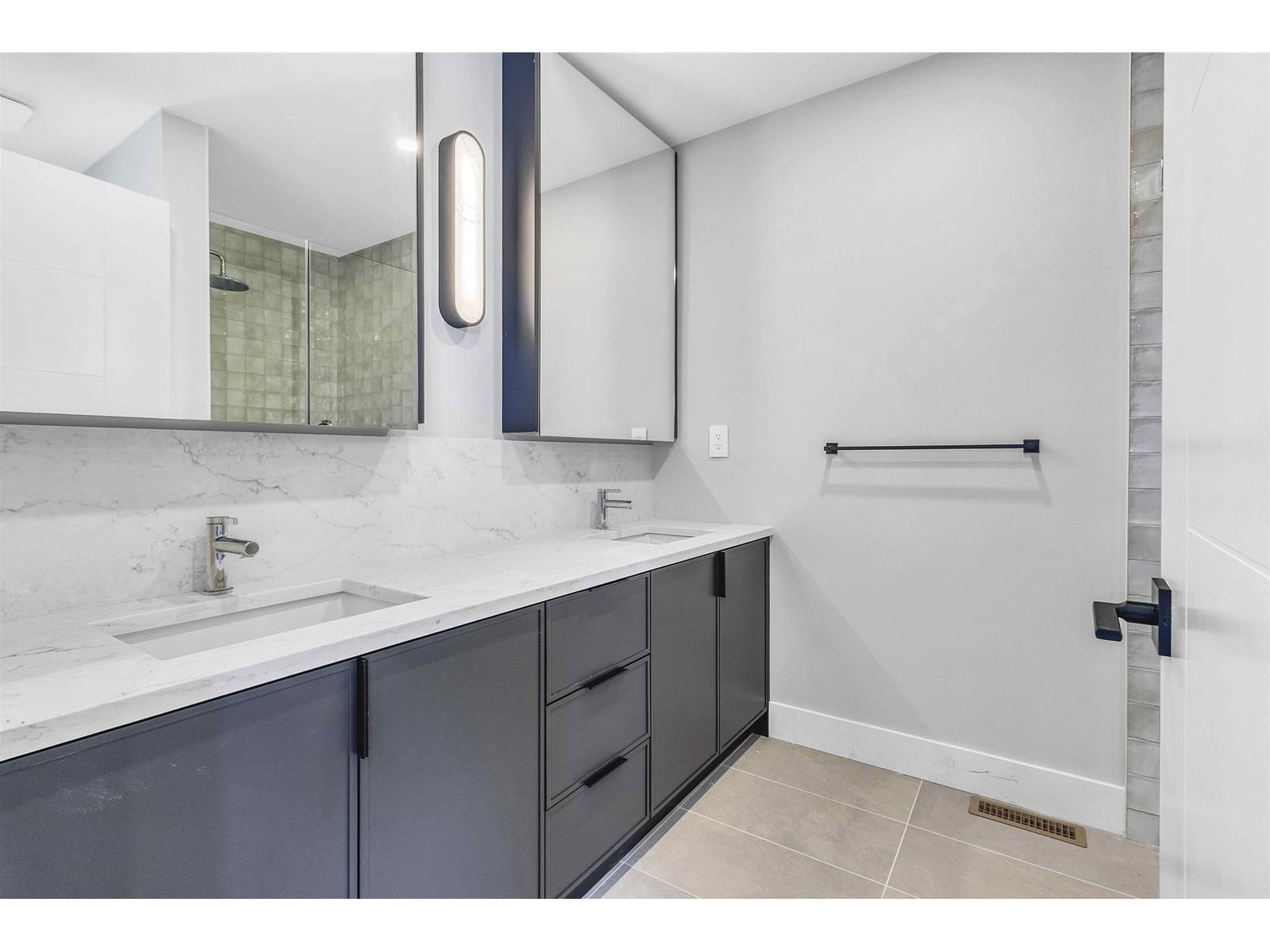 7686 196 ST Image 25